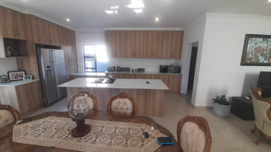 3 Bedroom Property for Sale in Gateway Manor North West